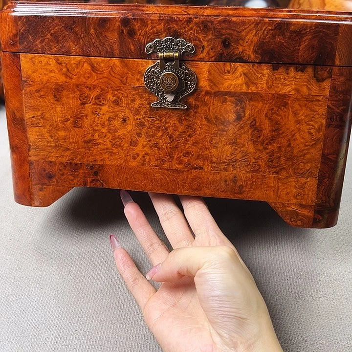 大*缅甸花梨木箱子一个