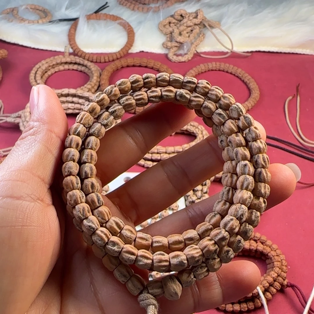 柏香籽/百香籽把件红芽多棱方块