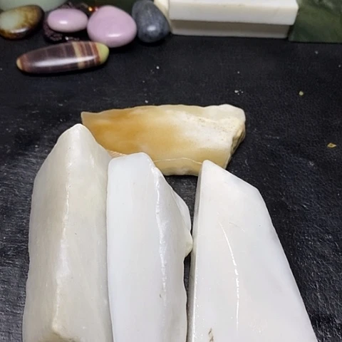 和田玉未镶嵌摆件