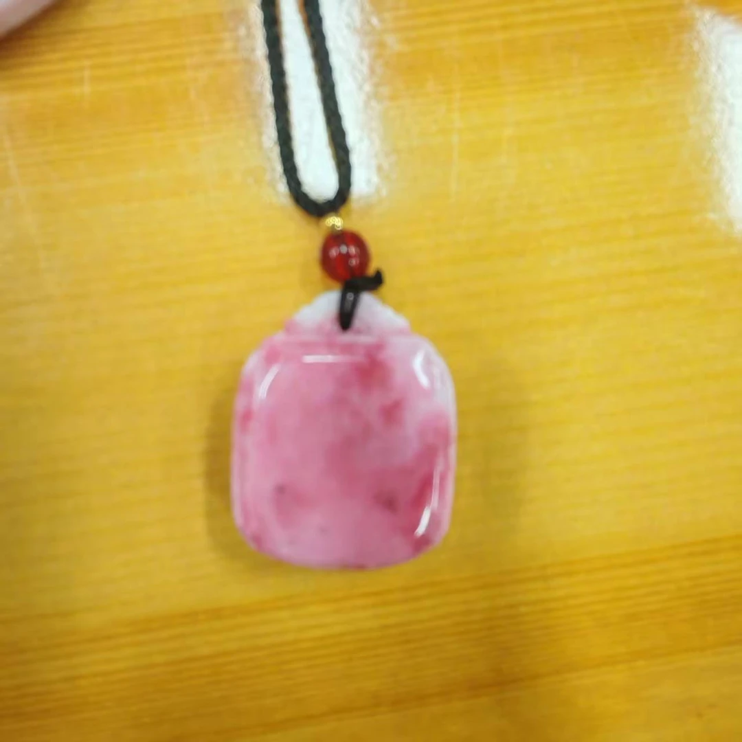 含辰砂工艺品N074-经典鸡血石中号无事牌吊坠