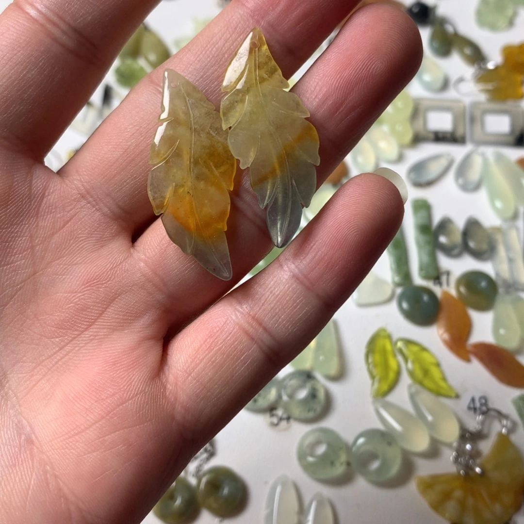 蛇纹石玉未镶嵌耳坠