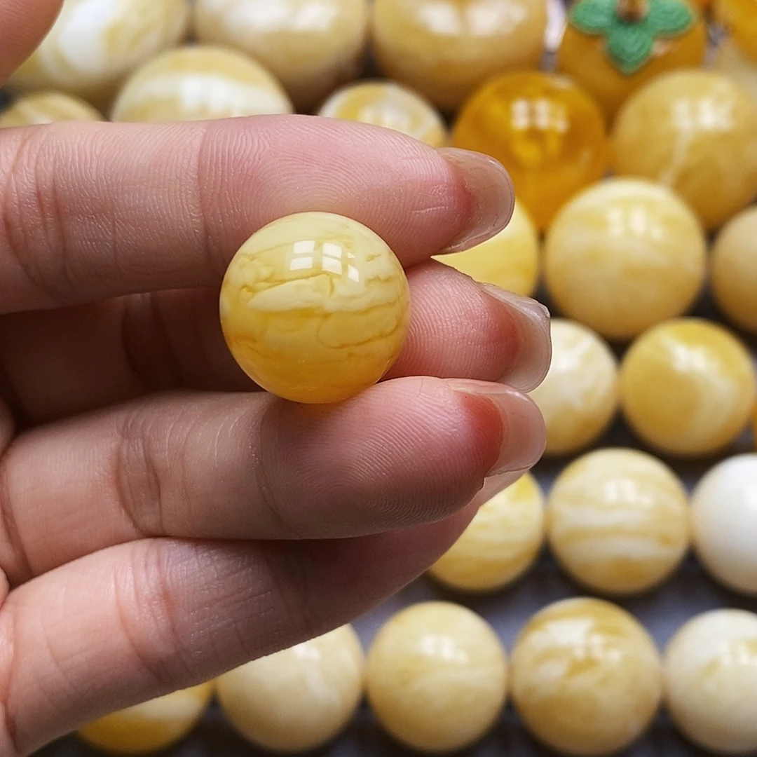 蜜蜡未镶嵌珠宝奇石