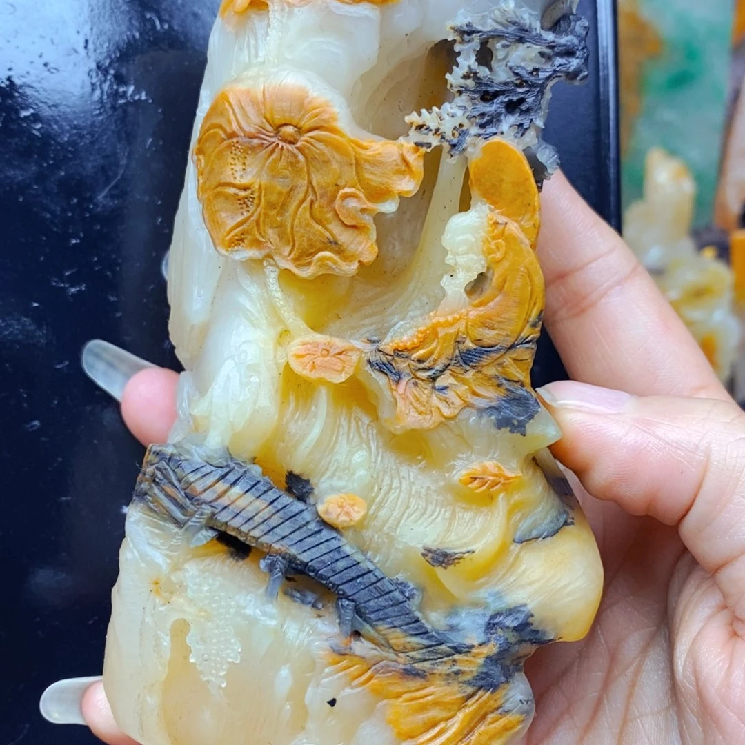 石英质玉（黄龙玉）未镶嵌颈饰