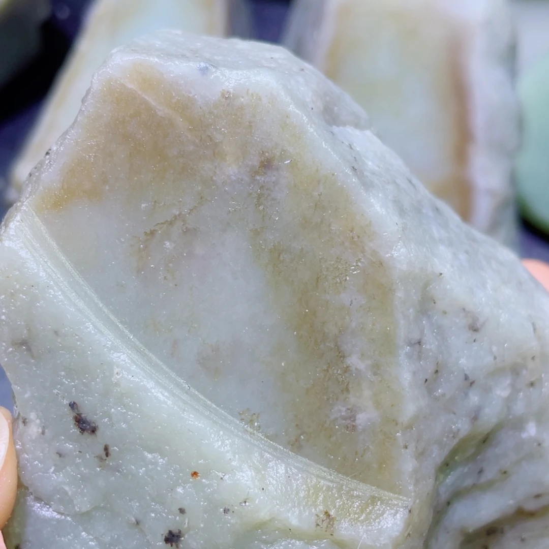 和田玉未镶嵌珠宝半成品