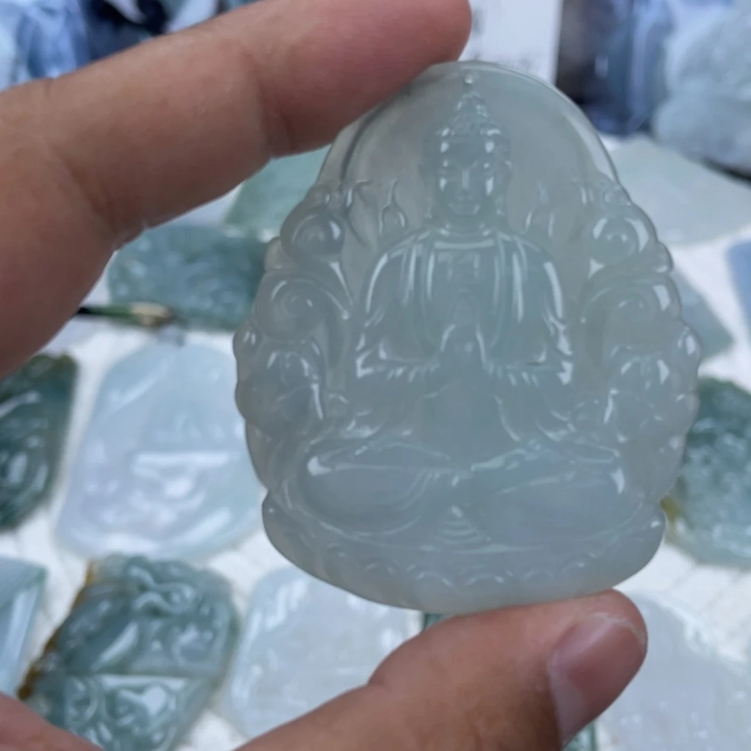 颈饰未镶嵌翡翠胶润大日