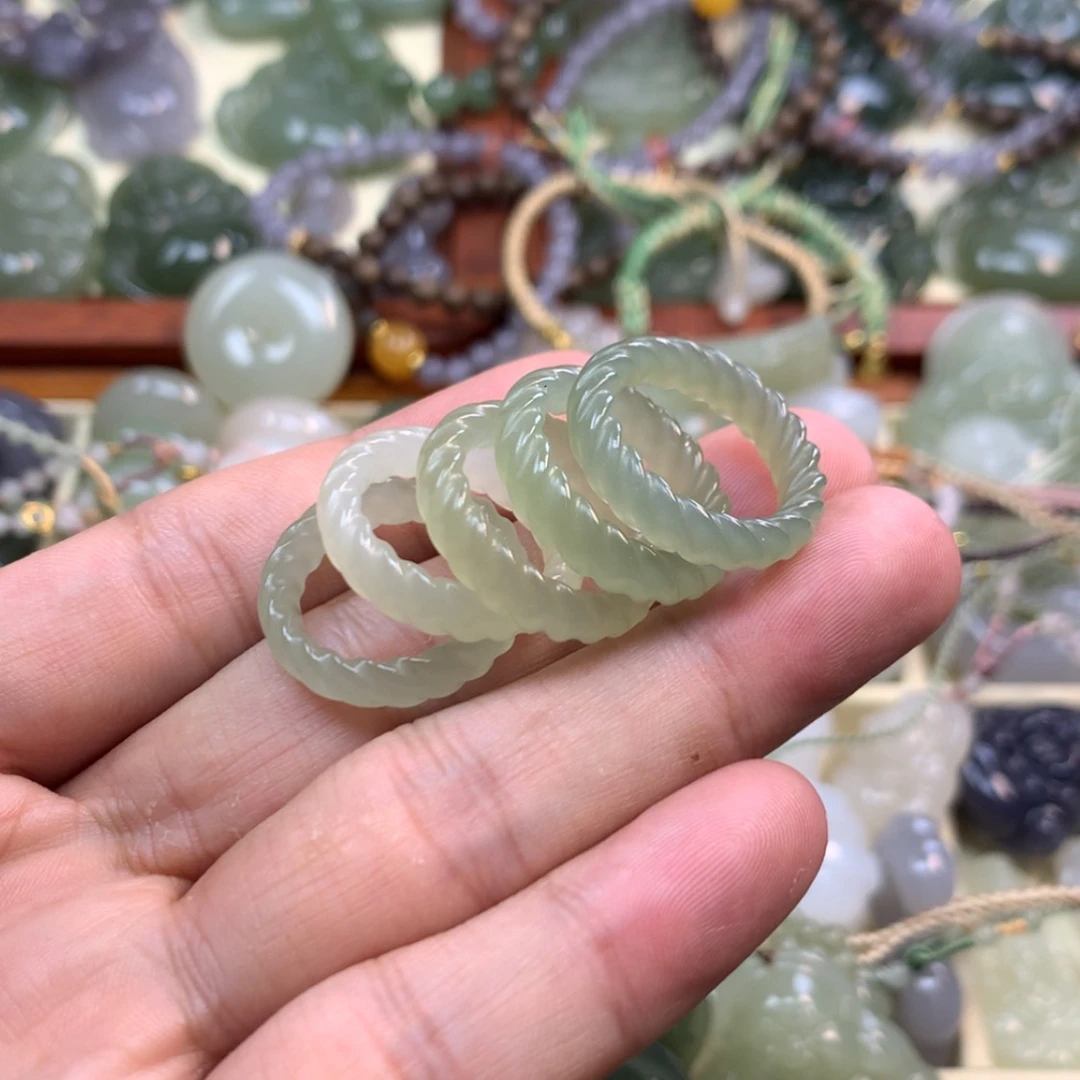 【闪购商品】颈饰未镶嵌和田玉