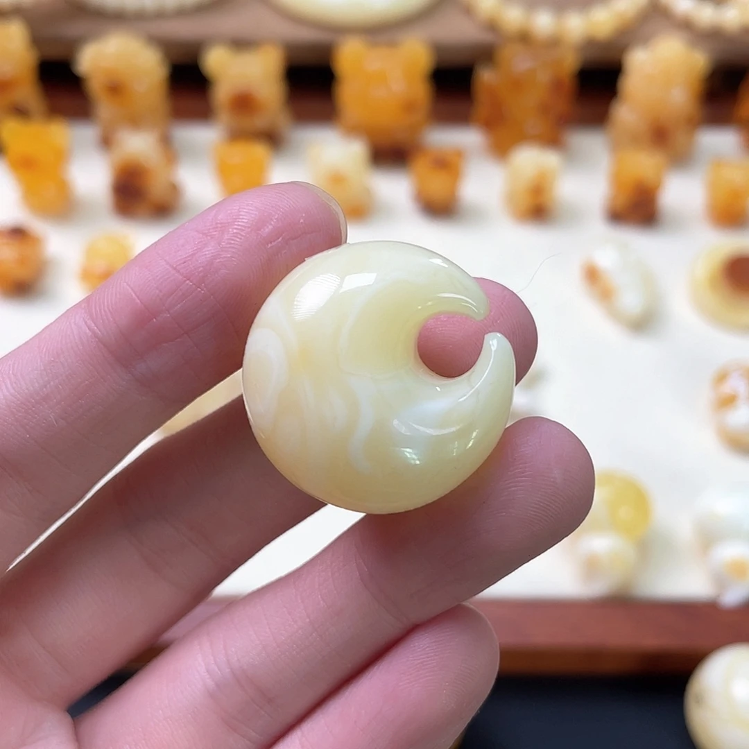 琥珀珠宝奇石未镶嵌苏*?