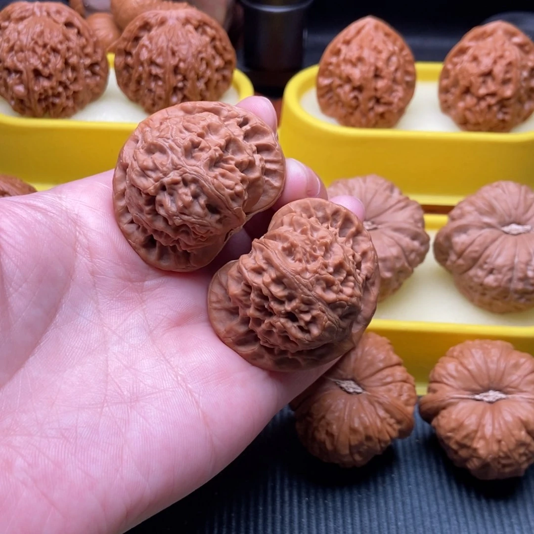 文玩核桃把件宫灯