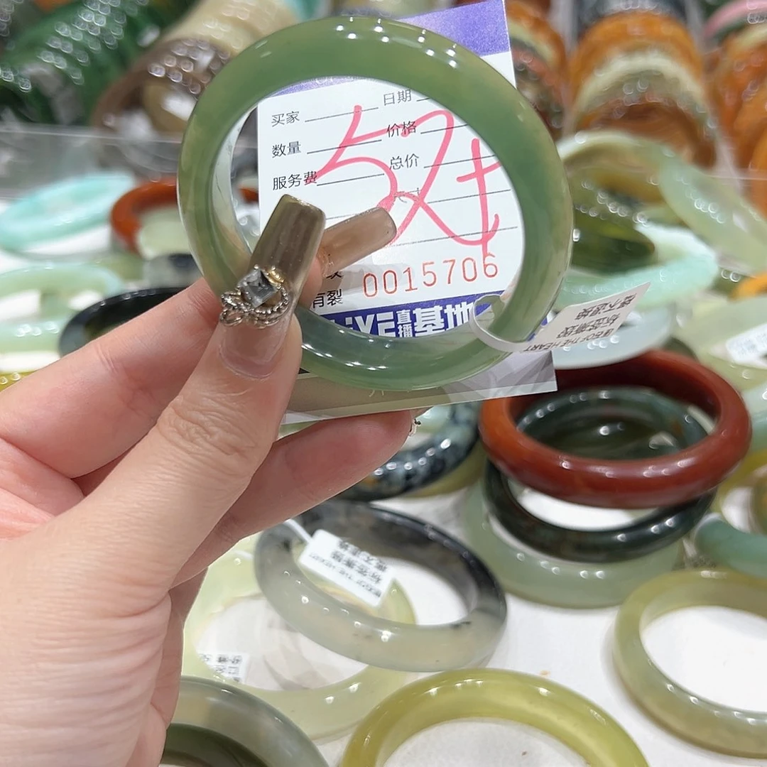 蛇纹石玉手镯未镶嵌