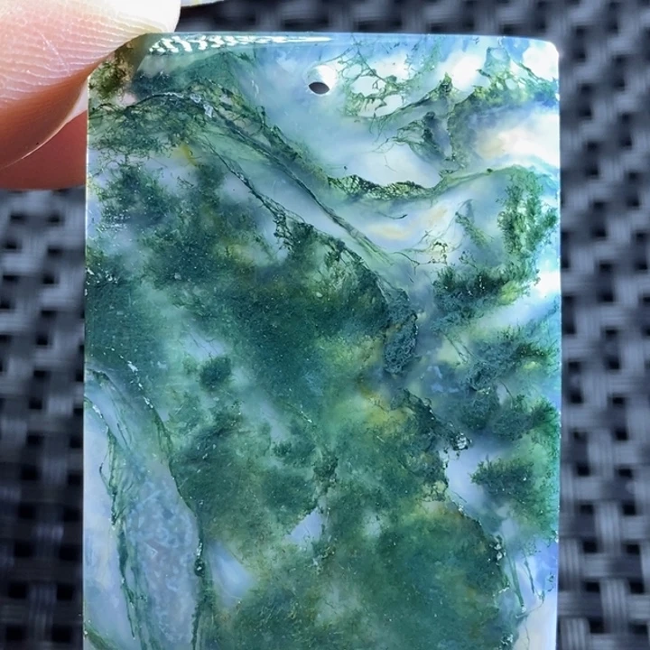 玛瑙/玉髓颈饰未镶嵌山**间