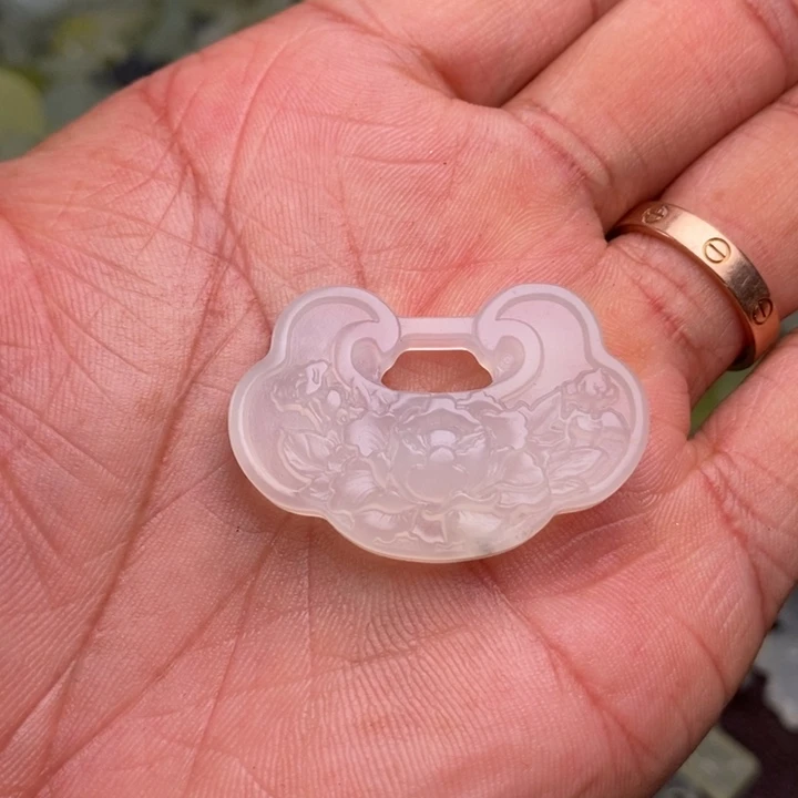 蛇纹石玉颈饰合金268