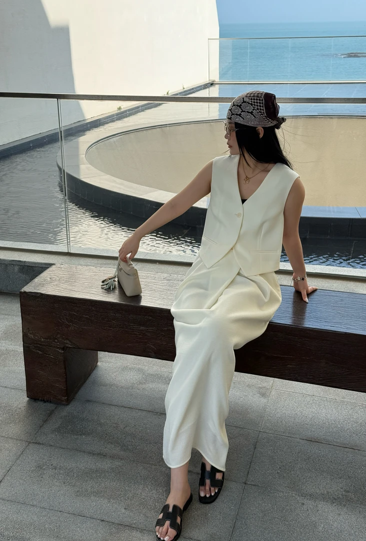 BEAUTY VENA高级感名媛马甲苞半裙套装25SL007