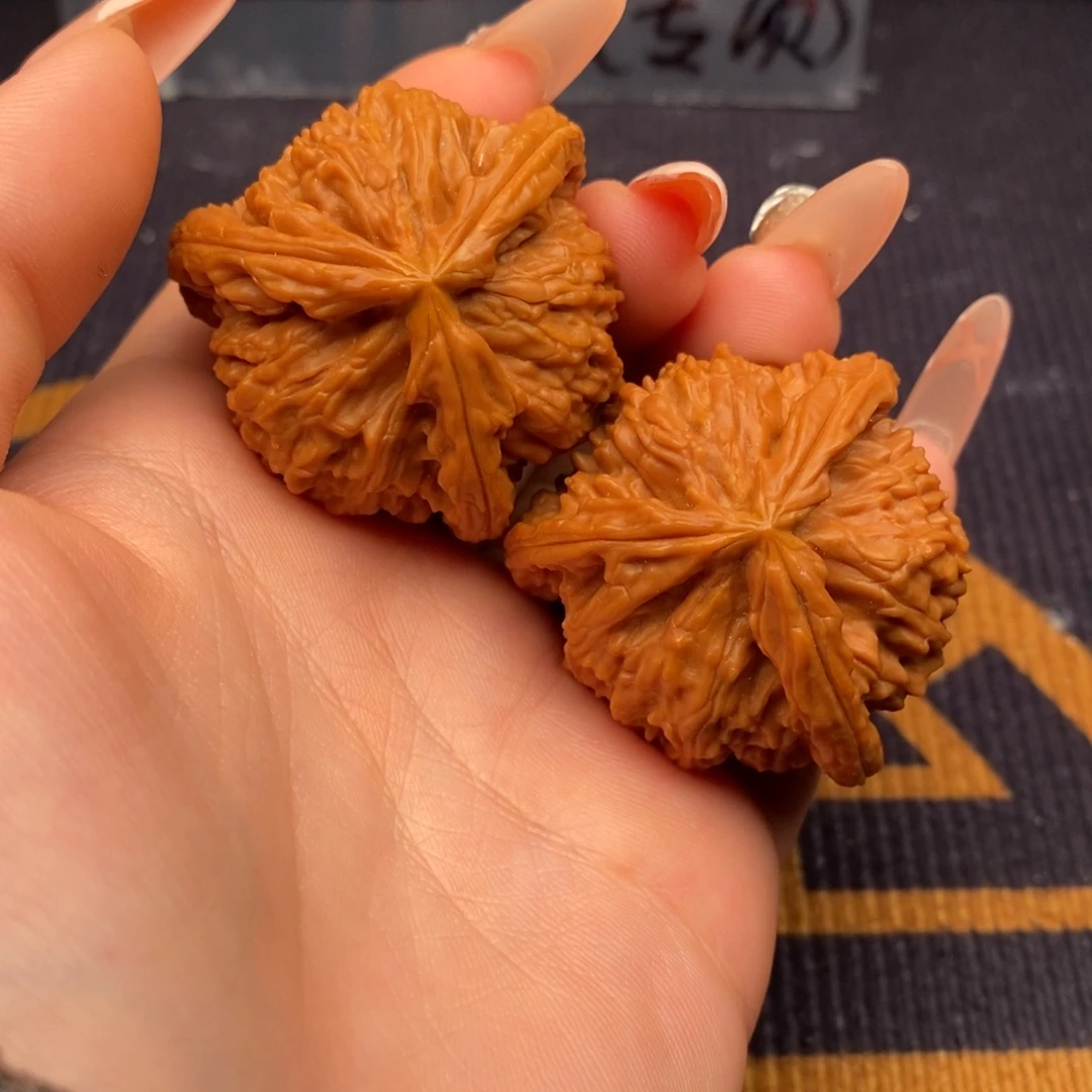 老***）吊坠文玩核桃白狮子