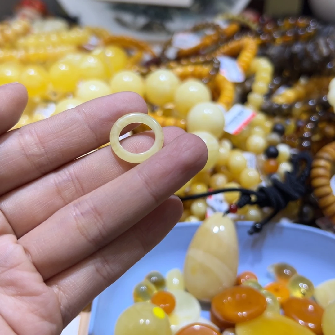琥珀珠宝奇石未镶嵌