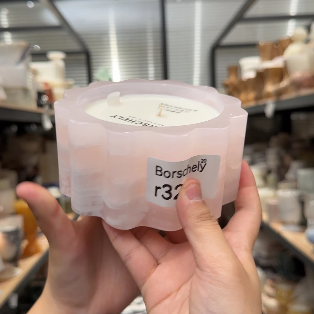 大理石r32。 关机。 磕