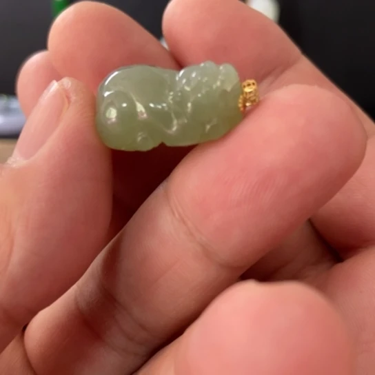 和田玉18K金镶嵌颈饰貔貅