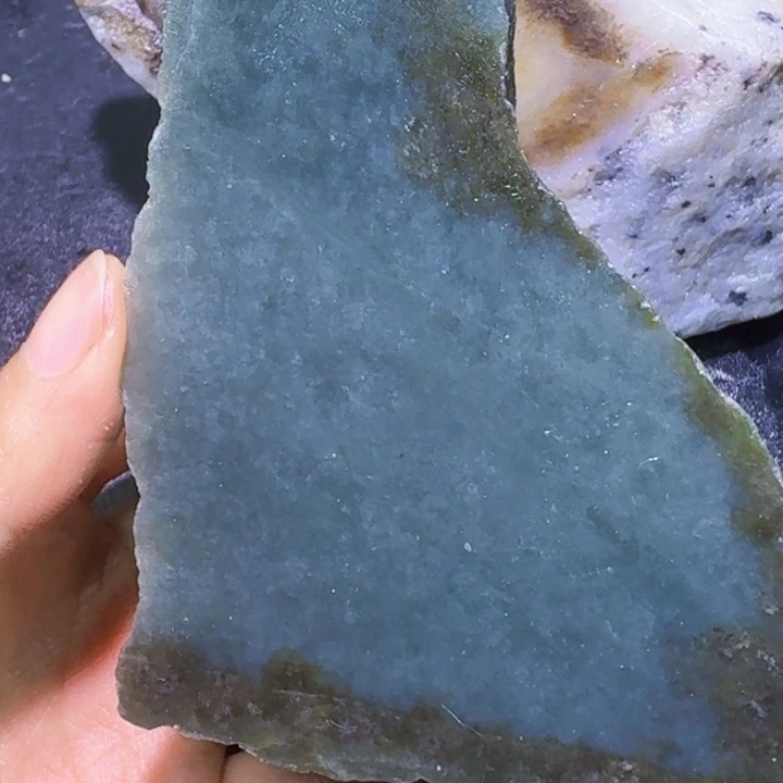 未镶嵌和田玉（糖玉）珠宝半成品