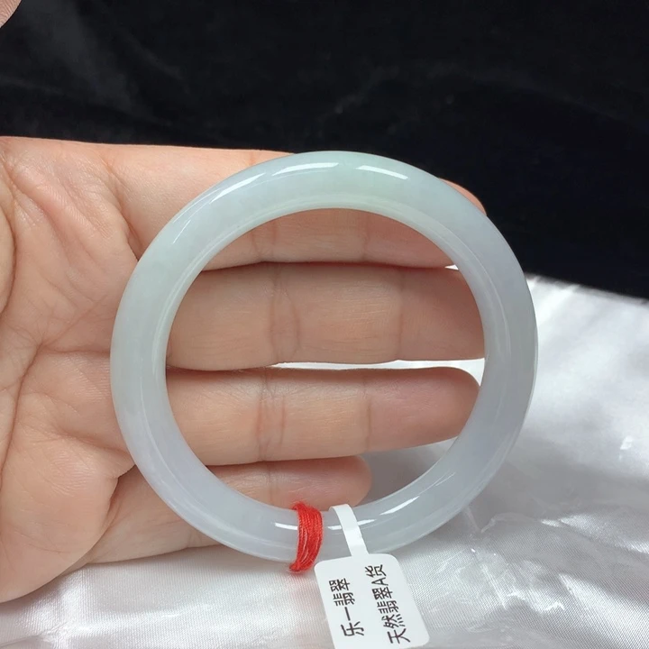 翡翠手镯（圆镯）未镶嵌57