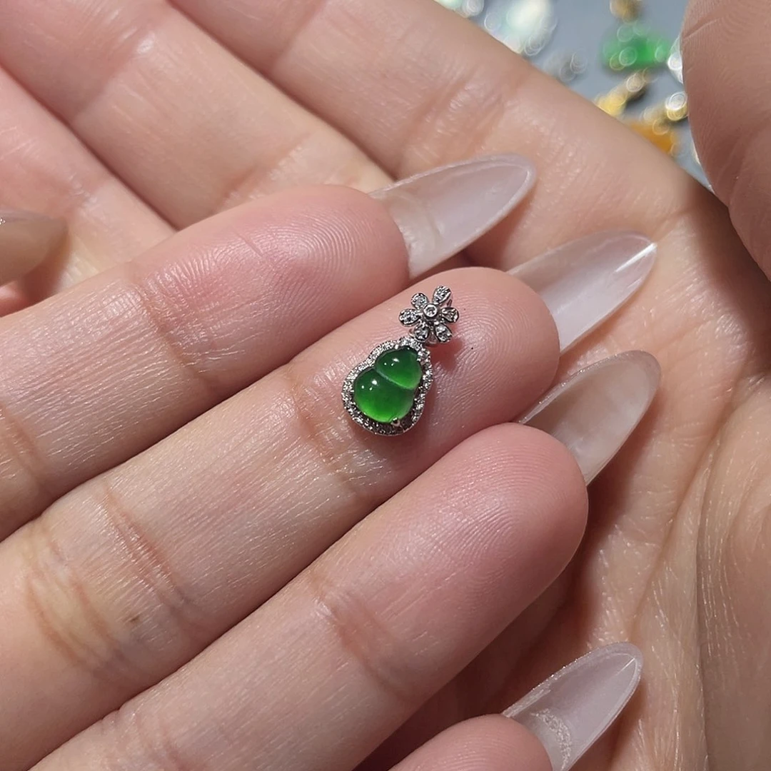 吊坠(不含链)18K金镶嵌翡翠