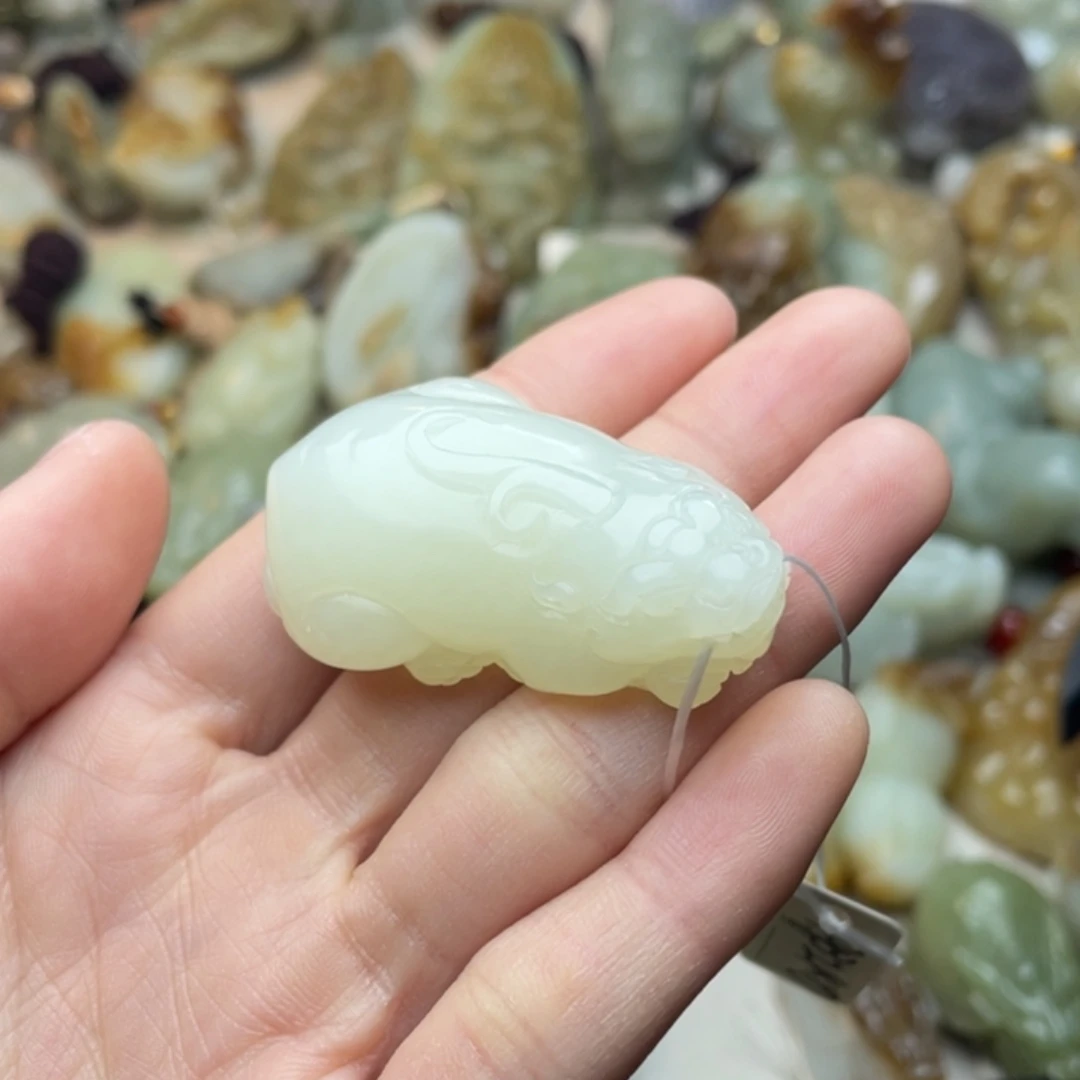 和田玉未镶嵌颈饰