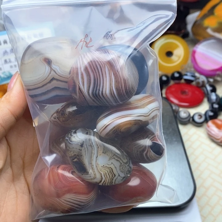 杜***杜玛瑙/玉髓未镶嵌颈饰