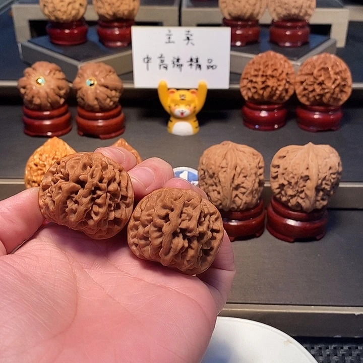 文玩核桃把件非***Q秦闷