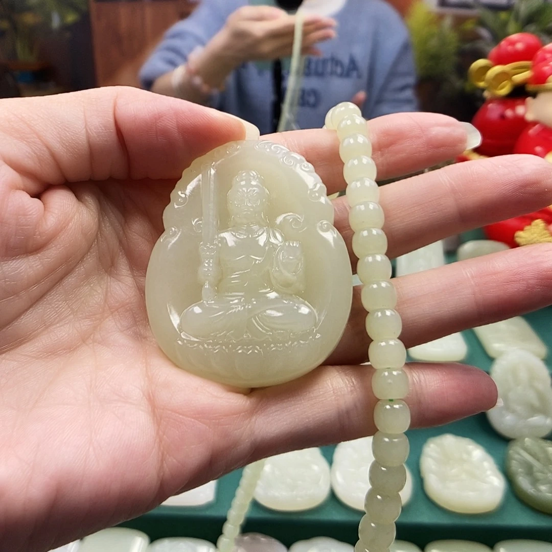 晴***3和田玉未镶嵌颈饰