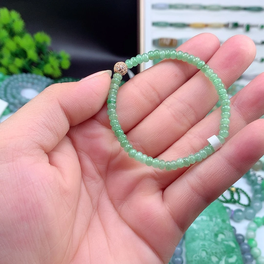 翡翠未镶嵌颈饰手串