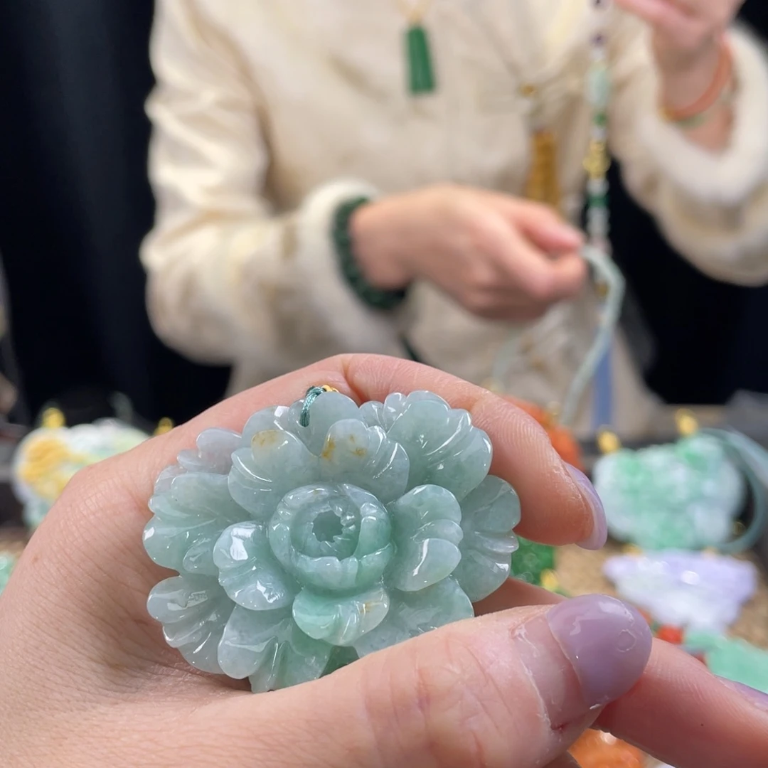 翡翠颈饰未镶嵌代编织