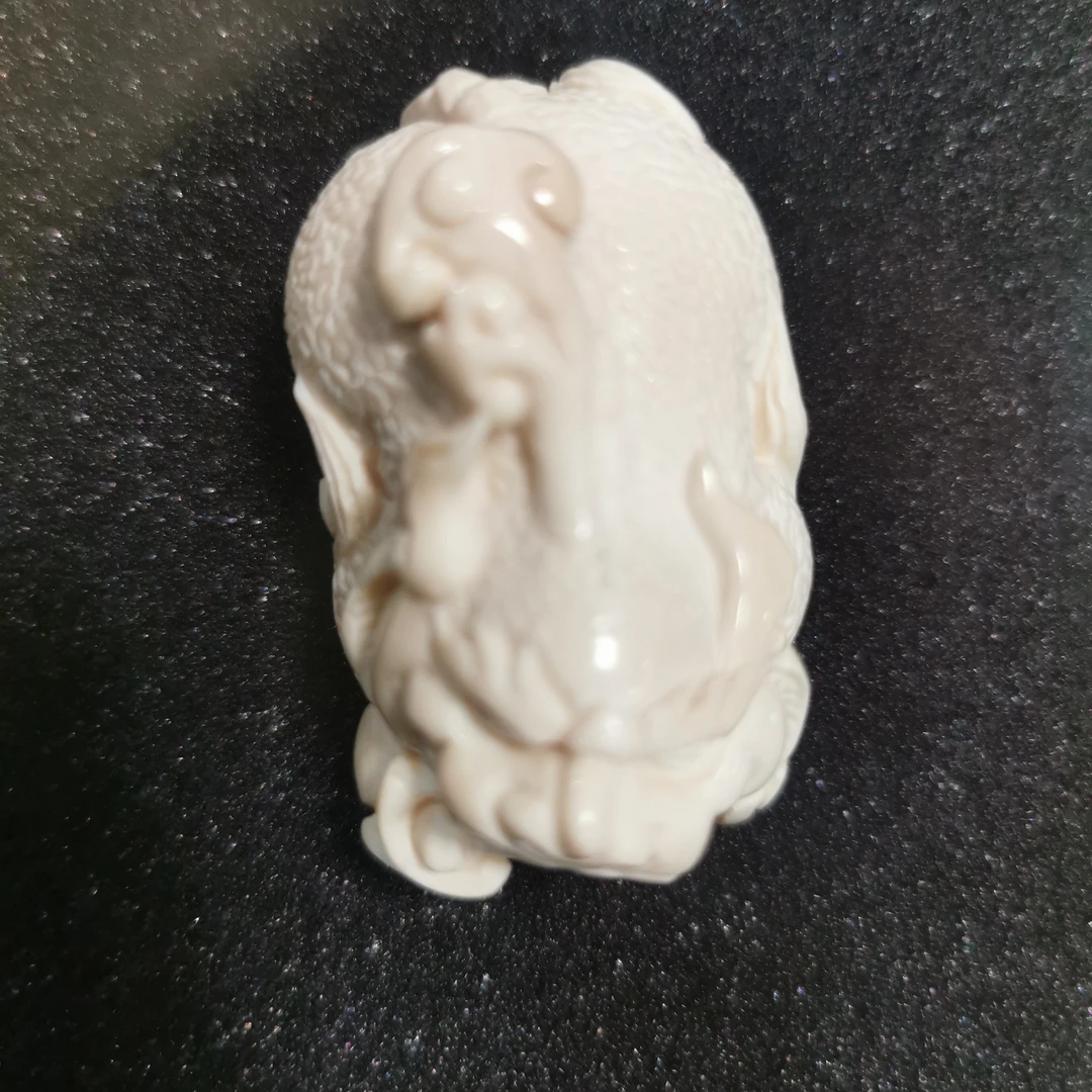 猛犸雕刻件约 39.4 克 TZ130