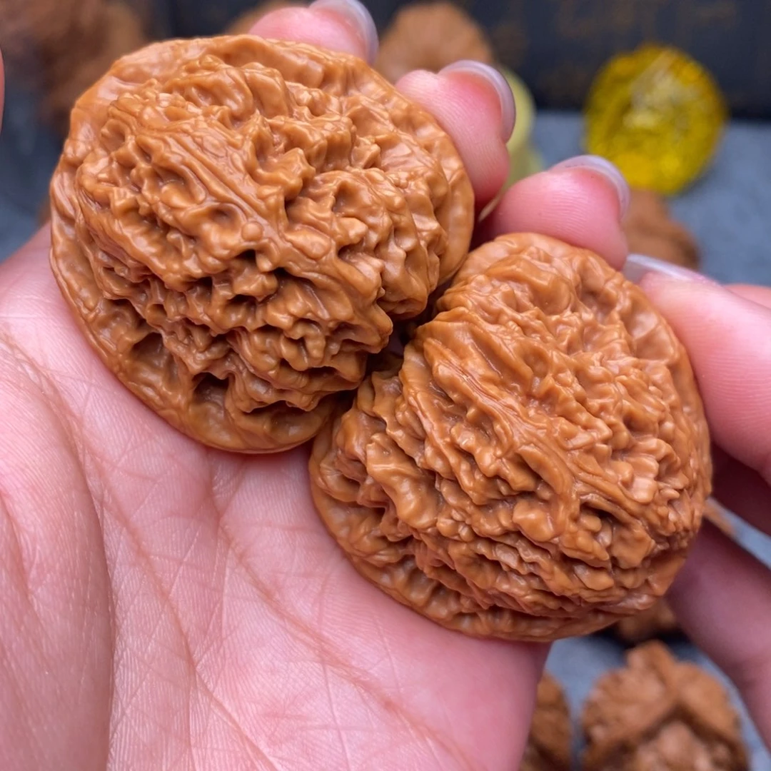 文玩核桃把件贵**发毕业红皮南疆42全品