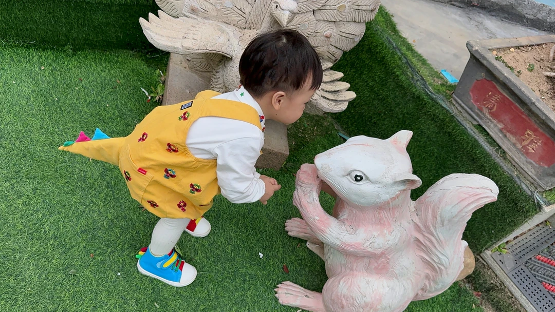 潮牌童装男女宝宝幼儿园儿童可爱恐龙尾巴造型衣服刺绣背带裤