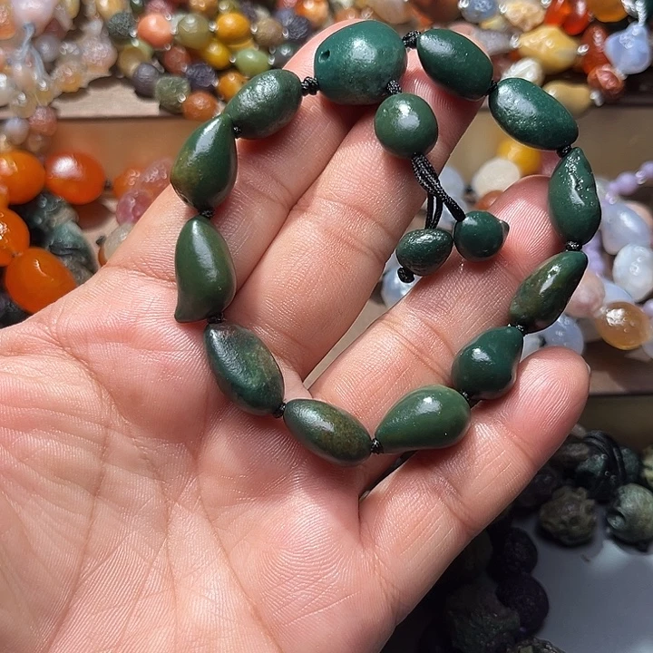 阿拉善彩玛瑙手串