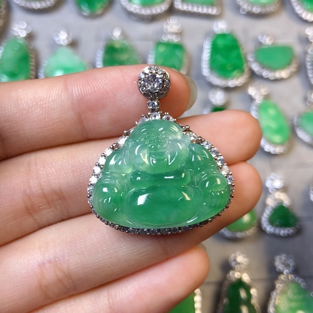 翡翠未镶嵌颈饰佛公