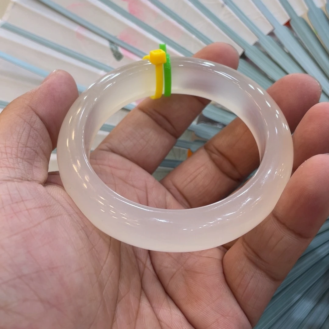 玛瑙/玉髓手镯未镶嵌芋*一