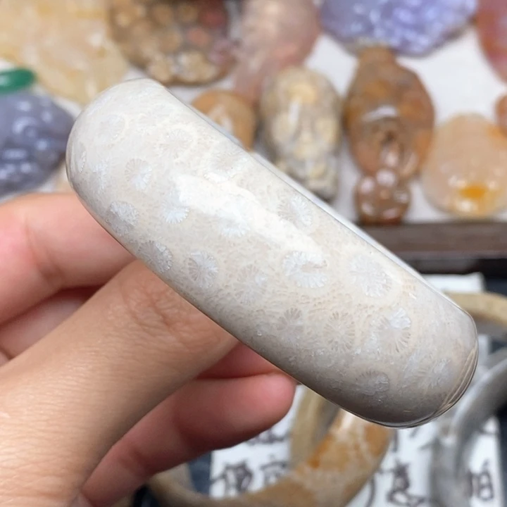 硅化珊瑚（珊瑚玉）手镯未镶嵌52.3