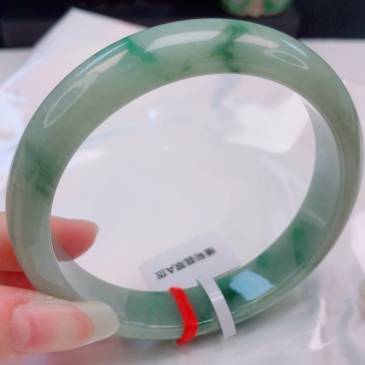 翡翠未镶嵌手镯62圈