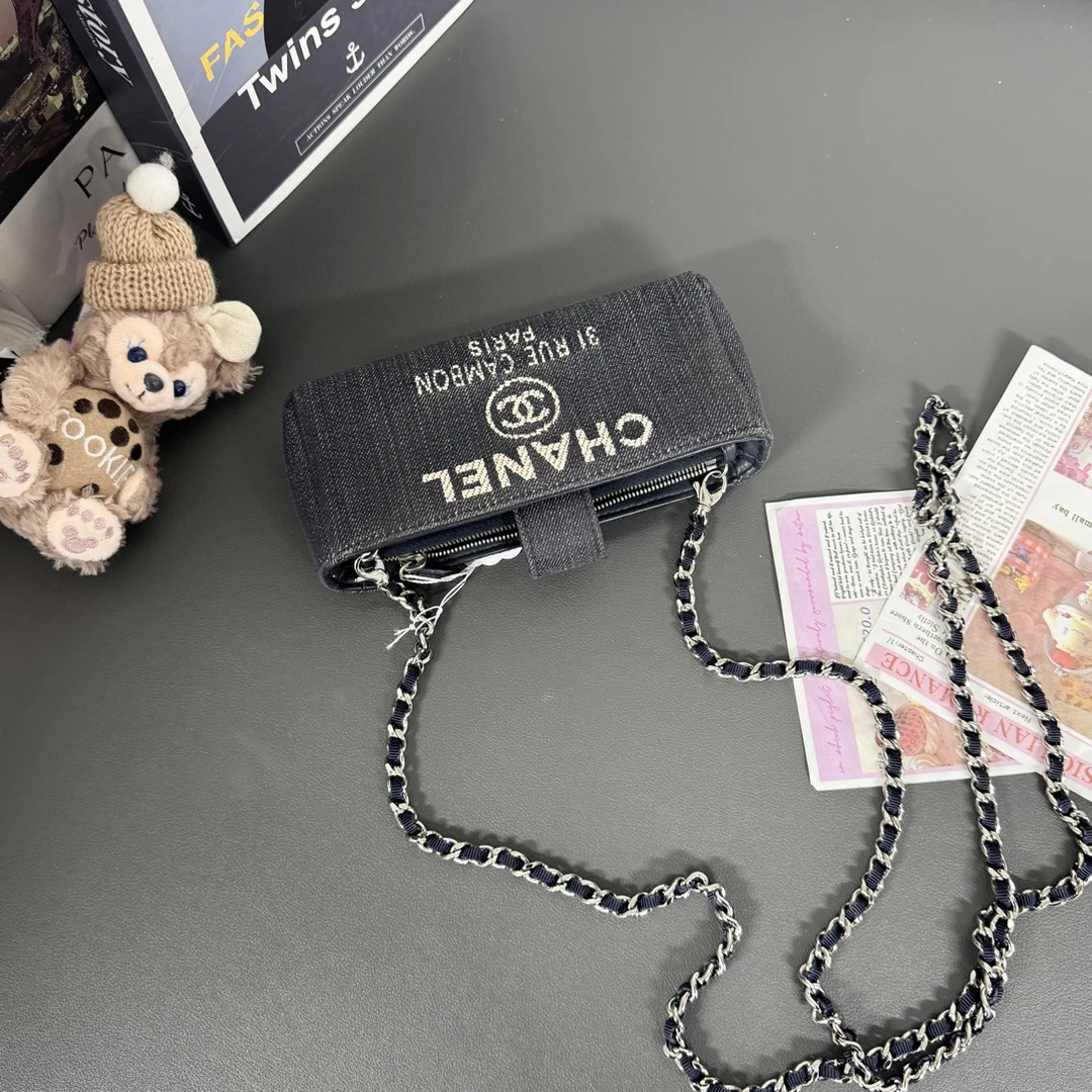 95新 Chanel/香奈儿 95新深牛仔mini卡包斜挎包