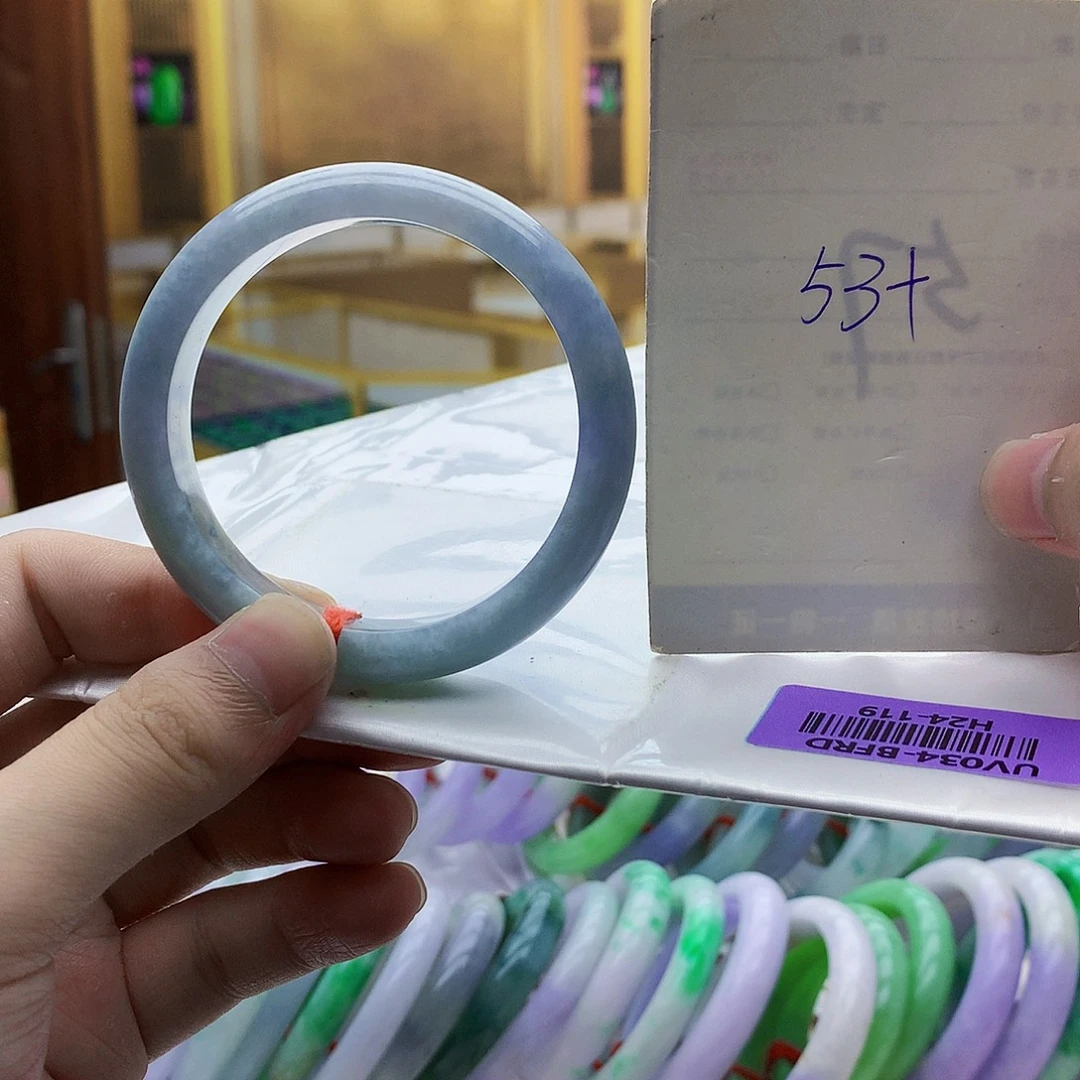 翡翠未镶嵌手镯vvvvv