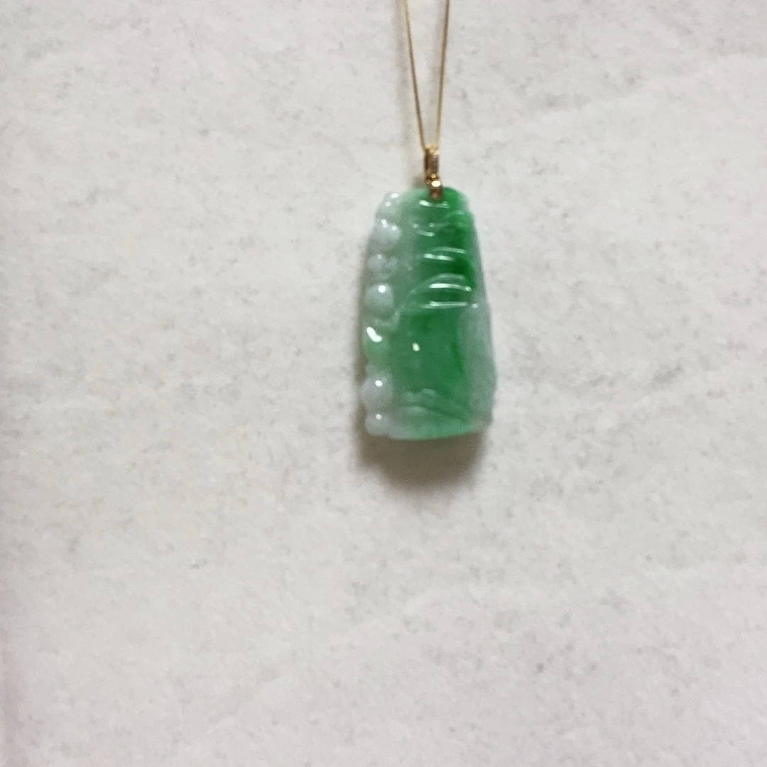 翡翠颈饰18K金镶嵌简单