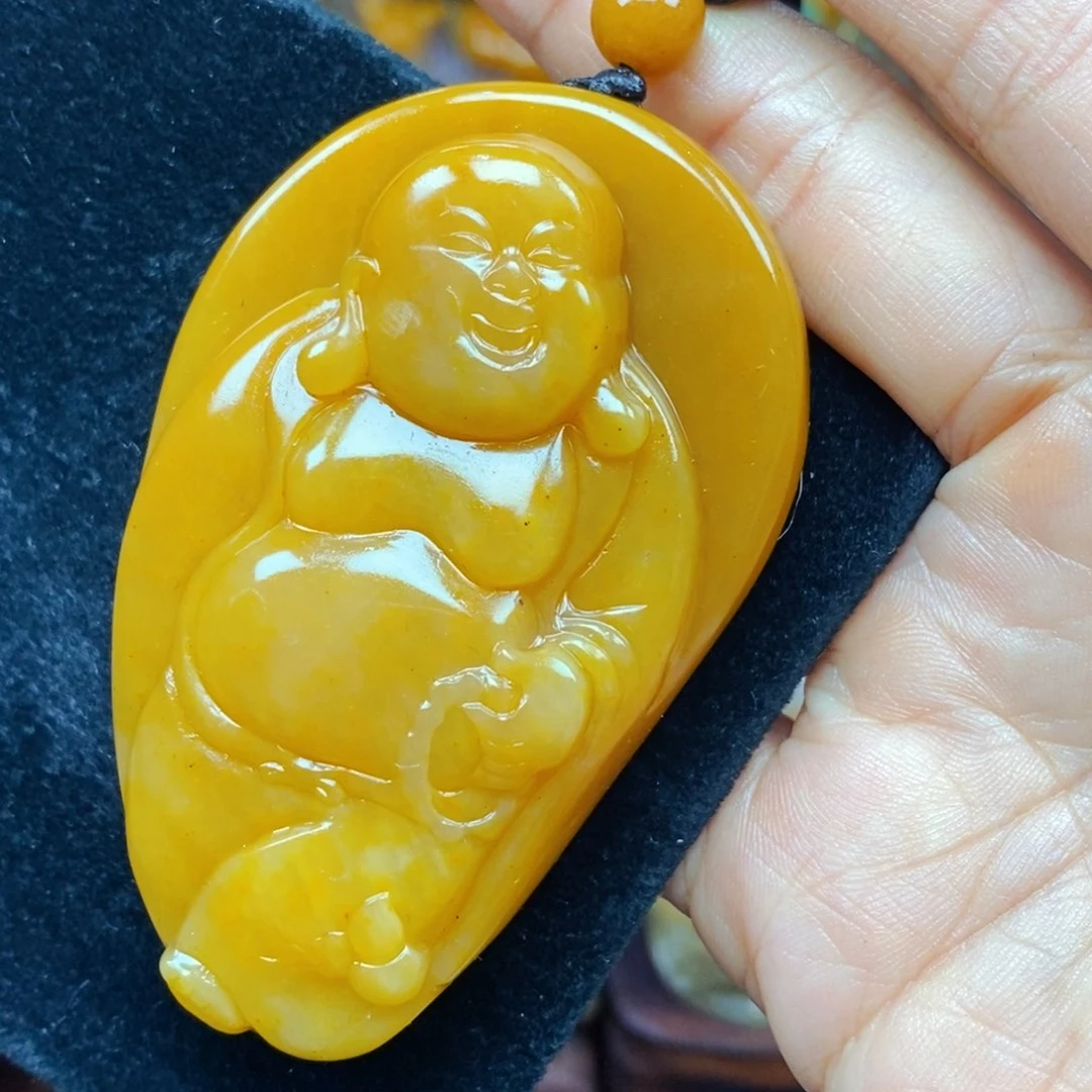 未镶嵌石英质玉（黄龙玉）颈饰