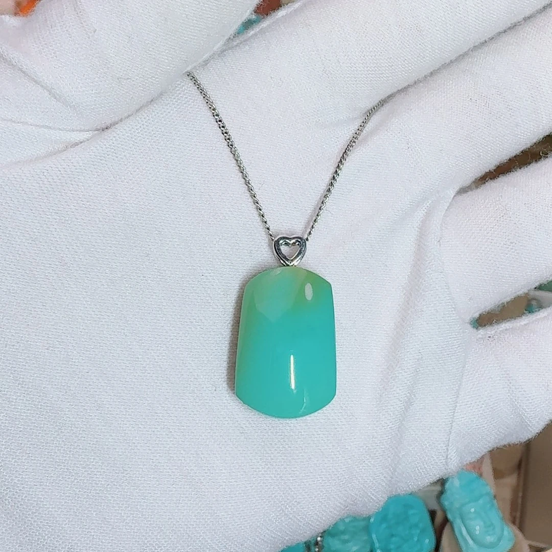 绿松石银S925镶嵌珠宝奇石炫彩饱满无事牌