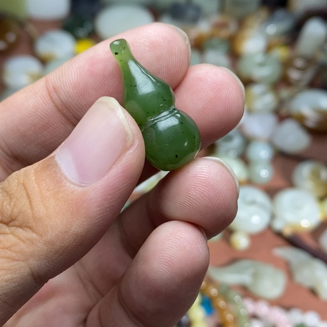 和田玉未镶嵌吊坠(不含链)
