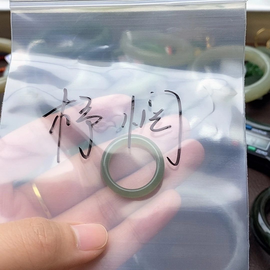 和田玉手镯未镶嵌杼*