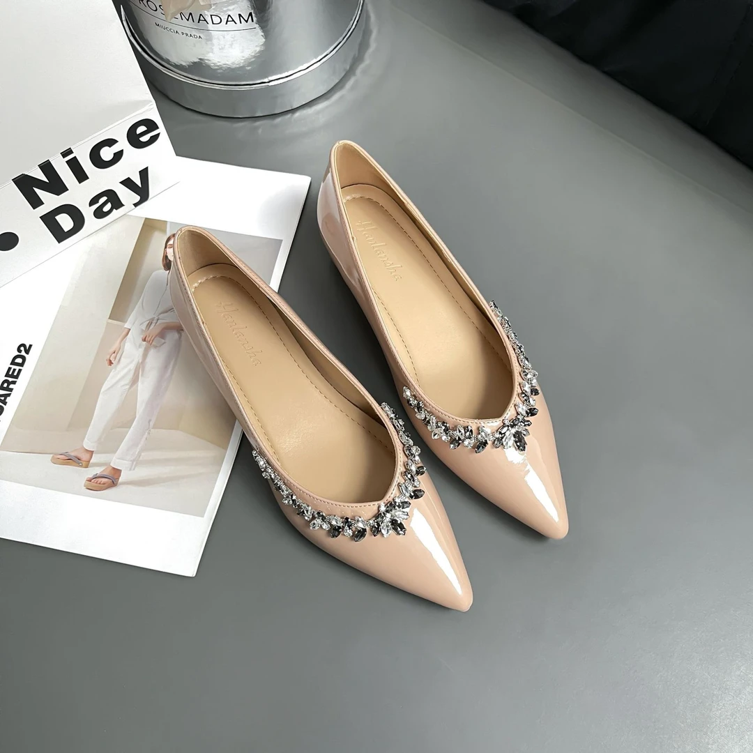 百搭款小个子晚晚鞋2025新款气质韩版时尚尖头水钻漆皮平底单鞋女