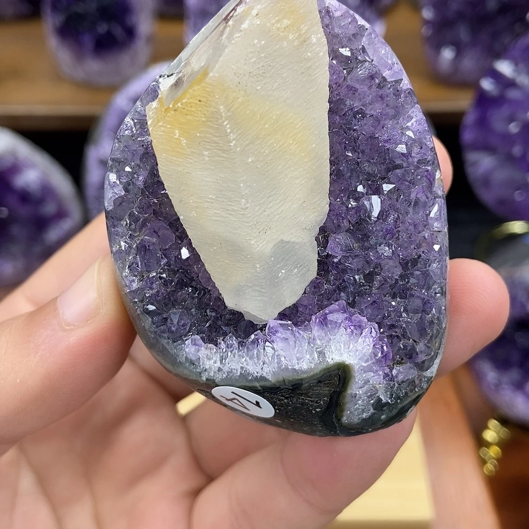 紫晶未镶嵌大型摆件（非配饰）