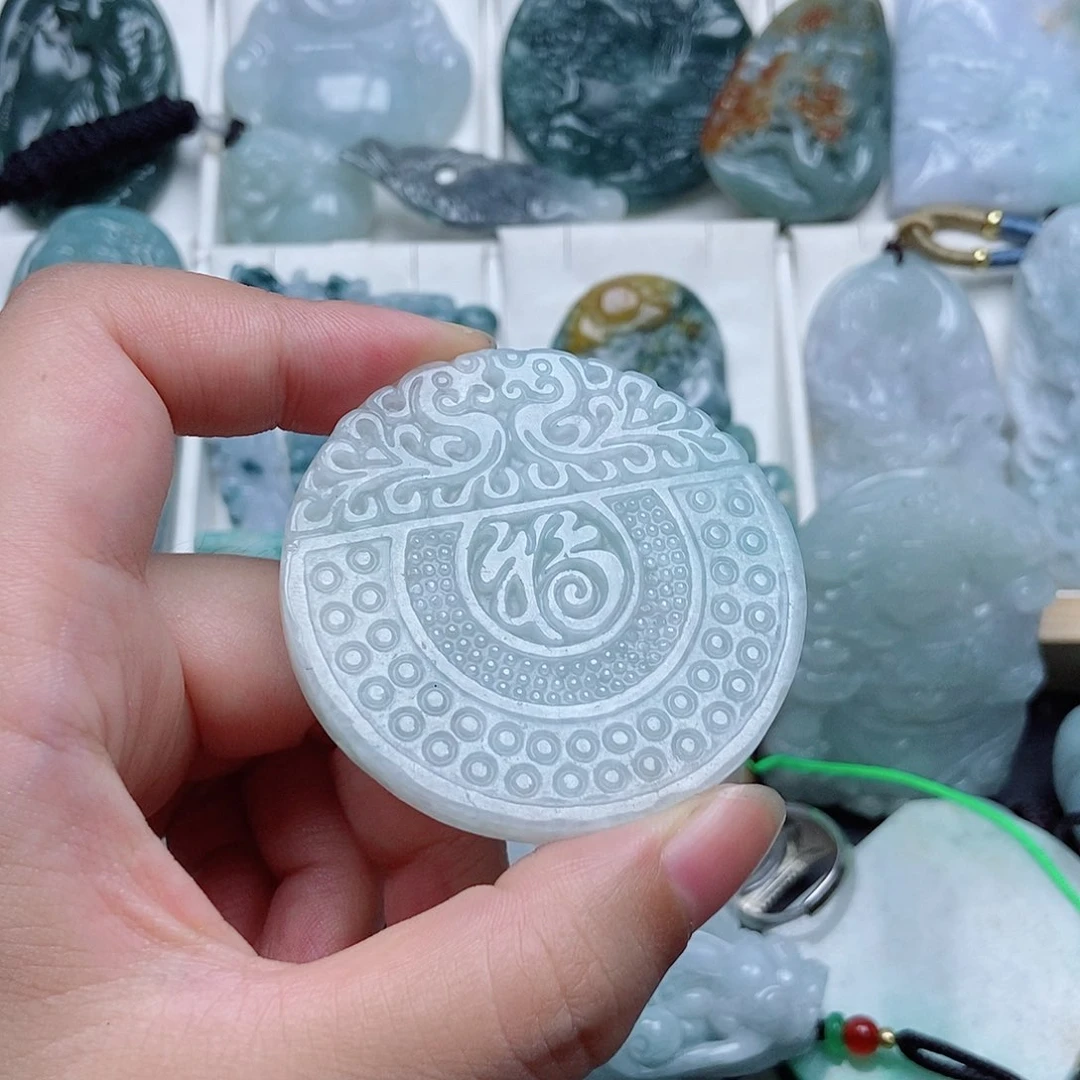 翡翠未镶嵌颈饰翡翠