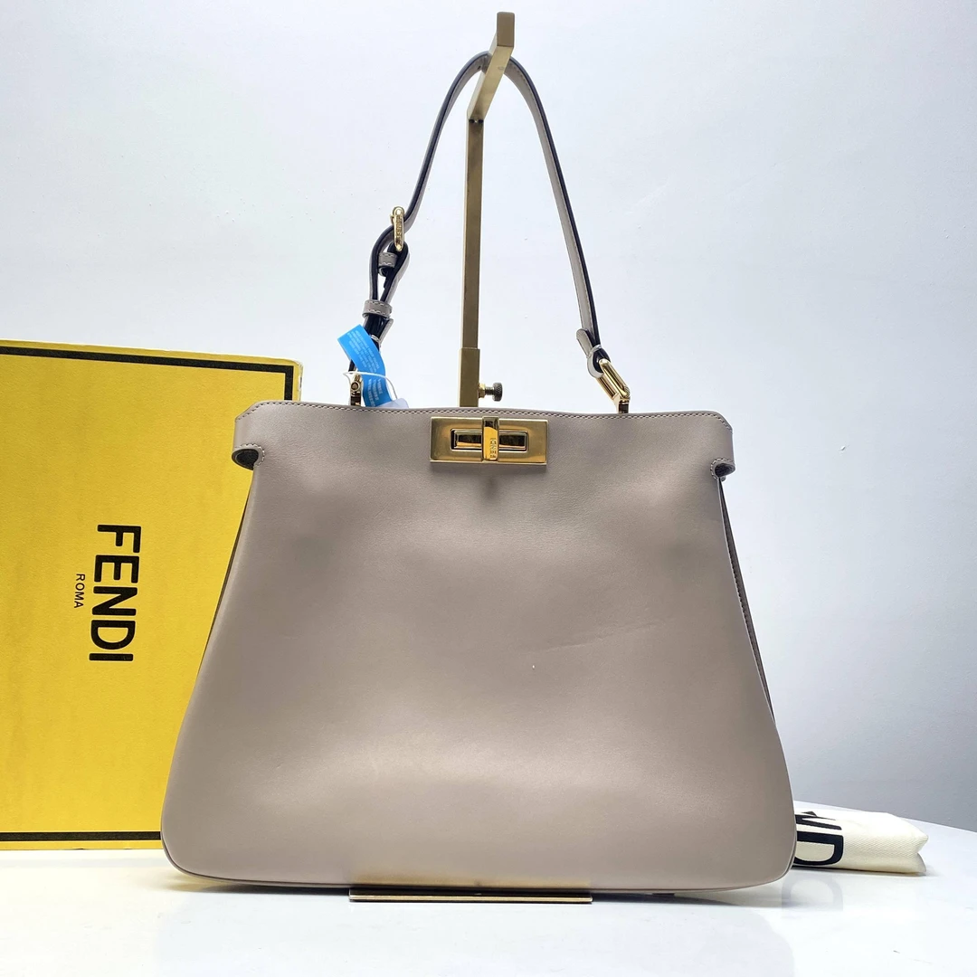 胖虎熙少/芬迪/95新/公价0/箱包/单肩包/312506150063