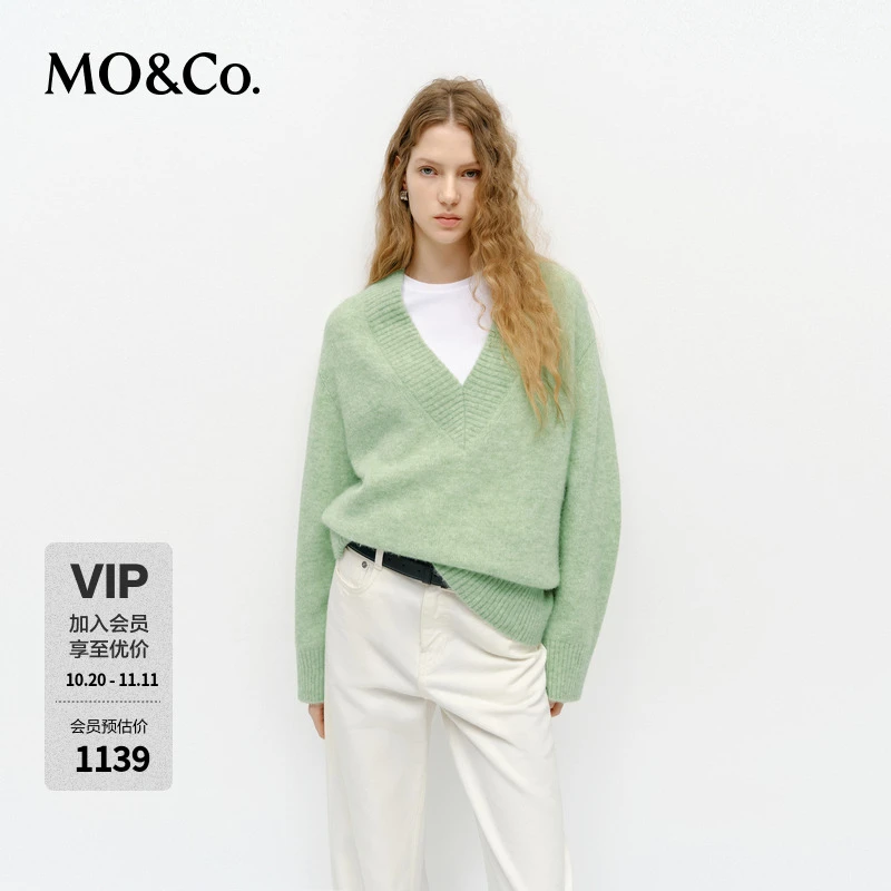 MOCO毛衣2025春新品羊驼绒绵羊毛粗纺轻暖深V领宽松MBE1SWT011