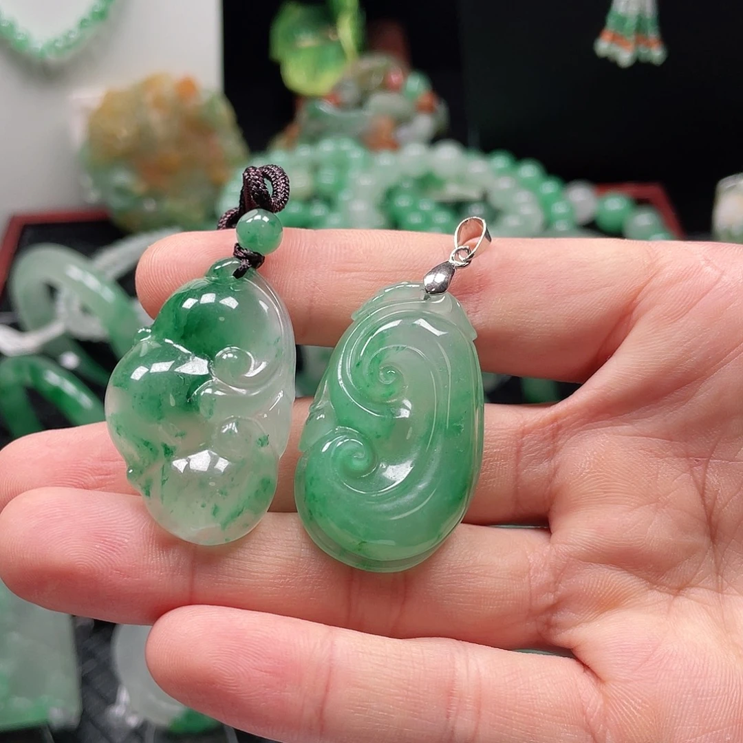 石英质玉未镶嵌吊坠